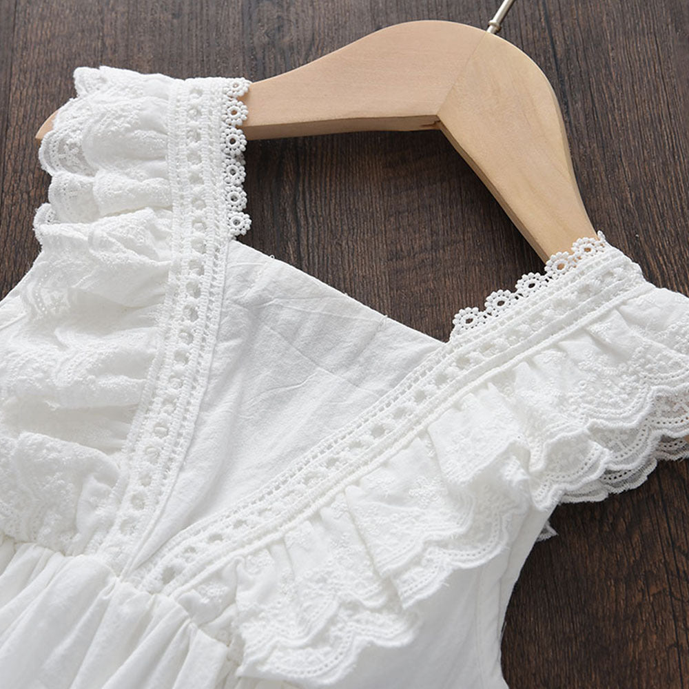 Robe Blanche en Dentelle avec Col Rond